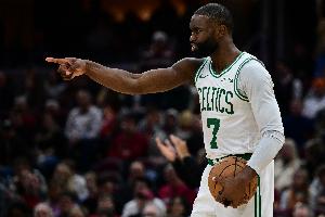 罚球4比20！布朗喷裁判：我会接受TM的罚款 判罚的不一致太离谱了