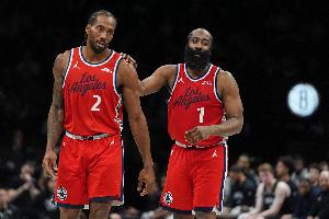 岁数大难免吃亏！半场快船仅有4次抢断 远远落后于活塞的11次