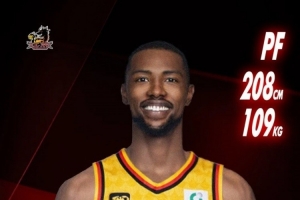 双外援合砍6分！贾尔斯7中1拿2分 亨特3中1得4分