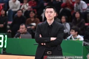 杨鸣：广东三外援让我们顾此失彼 全华班年轻队员敢打敢拼该表扬
