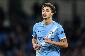 曼晚：20岁的阿莱恩被曼城视为同龄的最佳中卫，他将继续首发