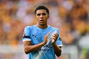 刘易斯谈曼城10-1大胜：对我们和球迷来说都是美妙的一天