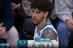 狂风骤雨停不下！三球横移单脚支撑三分再进 黄蜂本节第7记三分！