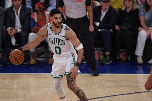 东部第三！队记：塔图姆计划在二月和三月全力以赴 争取早日复出