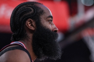 造犯规骗罚球是对哈登污名化？杨毅：不认同 过去一提这必有哈登