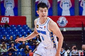 媒体人：随着方硕逐步淡出轮换 北京确实缺能一锤定音的人