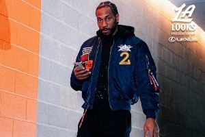 做客汽车城！快船型男上街LOOK 小卡夹克酷帅 哈登松弛感拉满