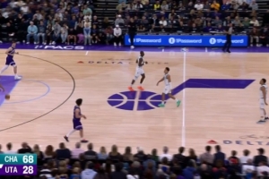 花得很彻底！乔治莫名失误 约什·格林抢断反击上篮领先到40分！