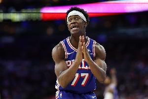 进攻还是不太好！埃奇库姆半场18分钟仅拿6分 7中2&三分3中0