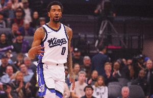 绝对功臣！蒙克：主场球迷总充满激情 能在他们面前展现感觉很棒