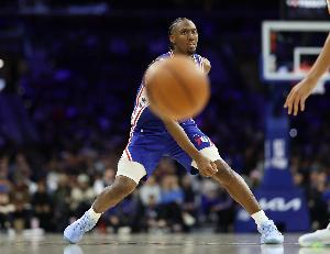 独撑！马克西27投13中砍38分4板5助2断2帽 正负值+17仍未能救主