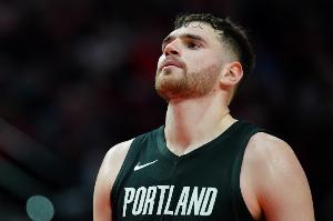 媒体人：克林根被尼克斯点死了 斯普利特最后两分钟五小换晚了