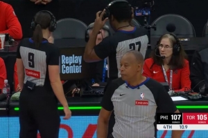 关键判罚！埃奇库姆接球被切出 猛龙再挑战成功夺回球权