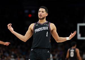 马威：我一直都知道布克很厉害 但每天和他训练打球才知他多全面