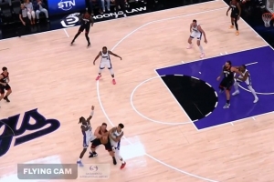 血压上来了！申京一人运球十几秒 到最后上篮过桥时间耗光