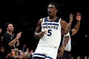 准绝杀！解说：论关键球 爱德华兹绝对是第一档的存在