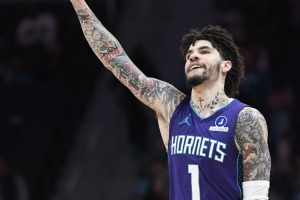 阿里纳斯：我们关注黄蜂只因三球 若没他夏洛特就不该有NBA球队