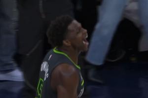 19分逆转马刺！爱德华兹赛后仰天长啸 很高兴啊！