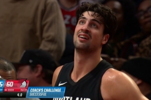 阿夫迪亚突破被哈特切球出界&裁判吹犯规 尼克斯再度挑战成功！