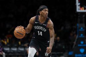 快船旧将！特伦斯·曼恩弧顶三分一箭穿心 帮助篮网领先灰熊7分