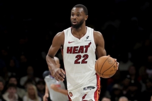 得分太多爆缸了！维金斯三分10中7得23分5板3助 6失误全队最多