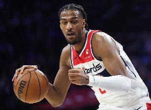 攻防亮眼！萨尔半场11投5中拿到13分9篮板1助攻3封盖 没有失误