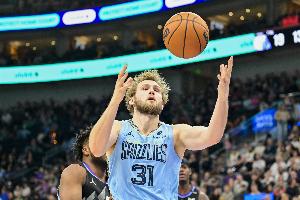 弹无虚发！兰代尔半场5中5贡献14分4板 三分2中2