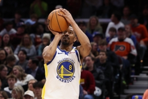 施奈德谈勇士只进10个三分：我们付出了努力 但有些他们平时能进