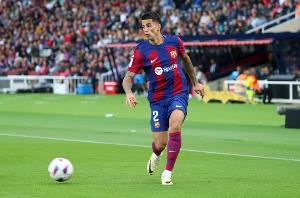 记者：坎塞洛已抵达巴塞罗那，今天接受体检周二出席新闻发布会