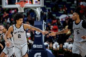 三后卫不灵了？福克斯&卡斯尔和哈珀今天合计35中8 还有10失误