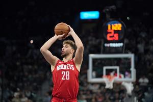 申京：我被投不进球影响到了心态 当一个人沮丧时情绪会传染他人