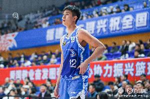 没你花得更彻底！曾凌铉半场7中5&三分4中4拿到14分