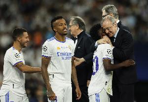 记者：阿隆索跟几名球员关系不好，下课后维尼修斯续约可能性增加