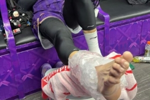 沈梓捷透露这次崴脚应该问题不大 他为了提前复出吃了多次止疼片