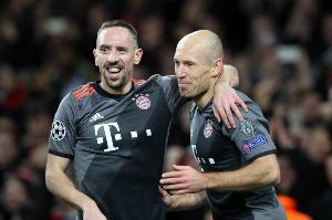 孔帕尼：你知道罗本内切但防不住，我们球员还没达到罗贝里的成就