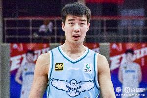 外线齐哑火！半场三分辽宁8投1中 青岛15投2中