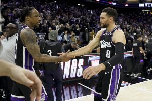 打了个翻身仗！国王终结其对阵湖人的6连败