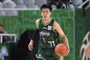 同曦官方：黄荣奇左肘关节桡骨喙突撕脱骨折 预计休战6-8周