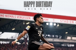 今天迪亚斯29岁生日，拜仁社媒：生日快乐🥳我们都在为你庆祝！