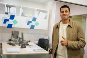 博主：坎塞洛新闻发布会改为今晚11点45分举行