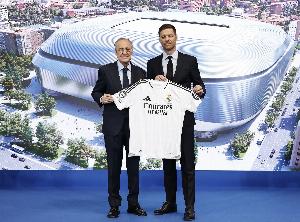 TA：阿隆索的合同包含解约条款，原合同为期三年，战绩差促使下课