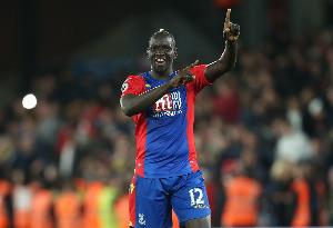 官方：前巴黎、利物浦后卫萨科宣布退役，接受巴黎球迷致敬