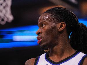 奋力反击！威少助攻埃利斯三分命中 国王完成11-3追到1分打停湖人