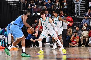 快船VS黄蜂首发出炉：哈登、伦纳德、科林斯、祖巴茨、邓恩