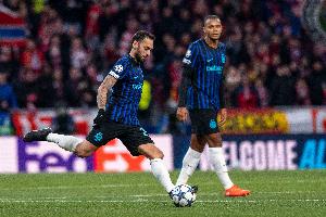 记者：因小腿伤势，恰尔汗奥卢预计无缘欧冠对阿森纳和多特的比赛