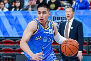 北京半场逼平江苏 平均两回合一换人 许指导很着急！ ​​​