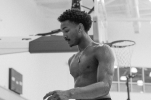 Shams：湖人将与后卫科比·巴夫金签下一份10天合同