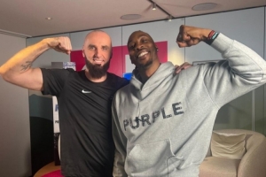 波兰铁锤！戈塔特晒和前队友合照 两人在柏林参加柏林赛相关活动