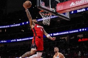 很有活力！JD·戴维森首节6分钟贡献2分4板 正负值+5