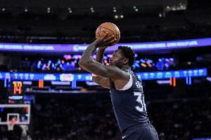 打出大当家表现！兰德尔18中12砍全场最高29分 第二节独得16分